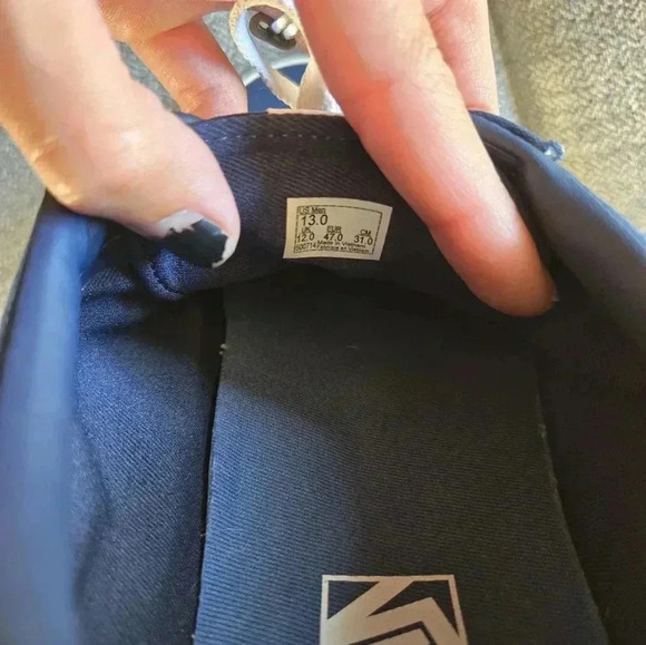 Men's Vans - Picture 2 of 3